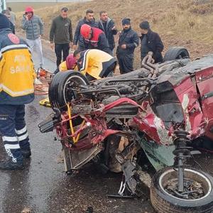 Nevşehirde devrilen otomobildeki 3 kişi yaralandı