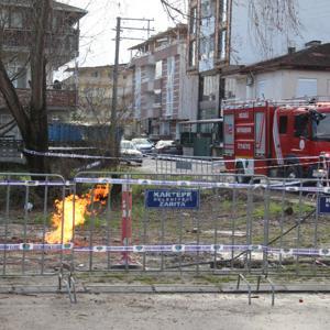 Metan gazından çıktığı değerlendirilen yangın, kontrollü olarak 2 gündür sürüyor