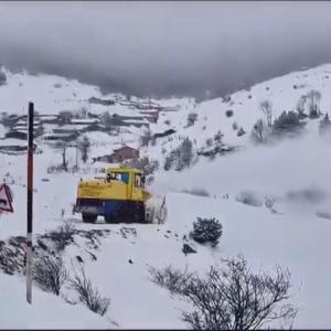 Amasya’da 136 köy yolu, kardan kapalı