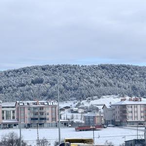 Karabük ve Boluda kar yağışı sürüyor