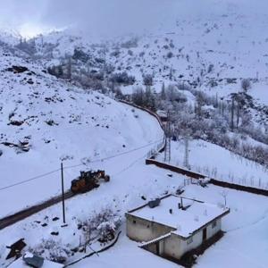 Batmanda 62 yerleşim yerinin yolu kardan kapandı