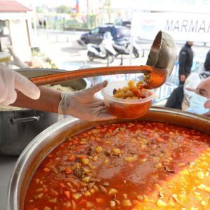 Marmariste ramazanda 3 çeşit yemek ve erzak paketi dağıtılacak