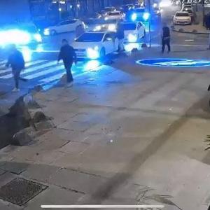 İstanbul- Arnavutköyde, makas atan otomobil sürücüsünün karıştığı kazada 6 araç hasar gördü; 1 polis memuru yaralı