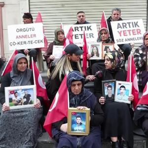 Evlat nöbeti tutan anneler İmralı’dan gelen çağrıyı nasıl karşıladı