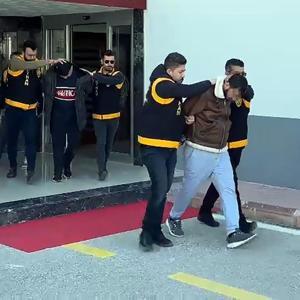 İş insanını silahla tehdit edip, 2 milyon lira haraç istediler