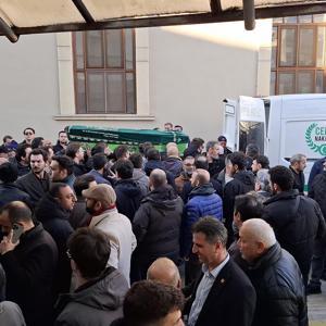 Doğumdan sonra evlerine dönerken kazada ölen çift son yolculuklarına uğurlandı