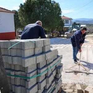 Osmanlıca Mahallesinde yıllara kilit parke taşı döşendi