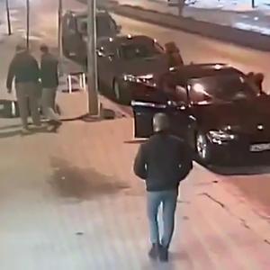 Park yeri yüzünden çıkan kavgada bacağını kırdılar