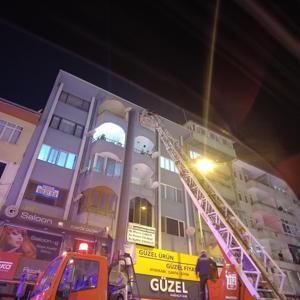Ekiplerin balkondan girdiği evde hareketsiz bulundu