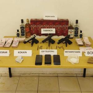 Bodrumda uyuşturucu operasyonunda yakalanan 3 zanlıdan 2si tutuklandı