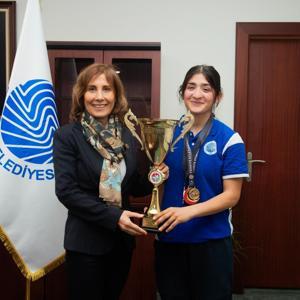 Seyhan Belediyesporlu Bülgen Türkiye şampiyonu