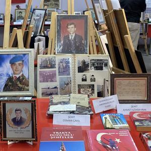 Edirnede şehitlerin kişisel eşyalarından oluşan Şehidimden Hatıra sergisi açıldı
