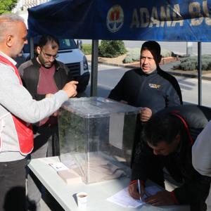 CHP’de ön seçim; Adanada vatandaşlar oy kullanmaya başladı