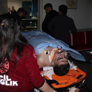 Aksaray’da bıçaklı küfürleşme kavgası: 2 yaralı
