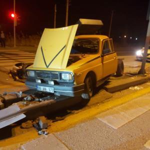 Ankarada iki kamyonetin çarpıştığı kazada 2 kişi yaralandı