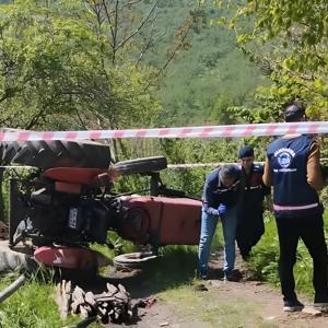 Sakarya’da devrilen traktörün sürücüsü öldü