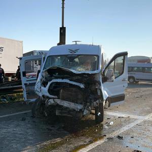 Tekirdağ’da işçi servis minibüsleri çarpıştı: 18 yaralı
