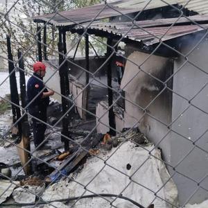Prefabrik evde çıkan yangında 2 çocuk öldü