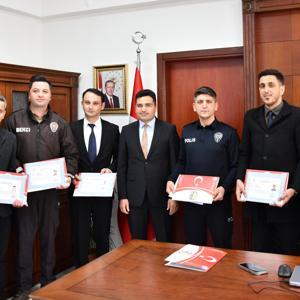 Zonguldakta uyuşturucuyla mücadelede başarı gösteren emniyet personeli onurlandırdı