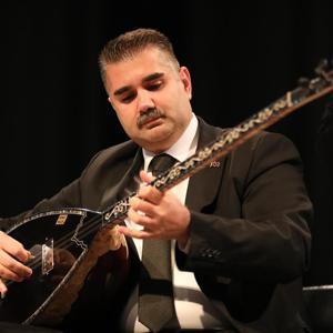 Başsavcı, Gel Sevelim ve Yandı Bağrım türküleri ile Neşet Ertaşı andı