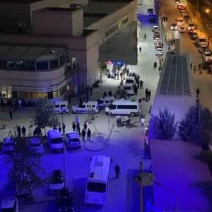 Mahalledeki taşlı, sopalı, bıçaklı kavga hastanede devam etti: 2si ağır, 5  yaralı