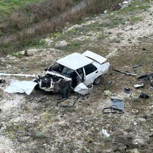 Şarampole uçan otomobilin sürücüsü yaralandı