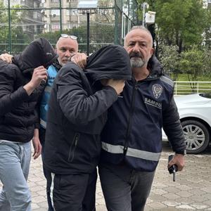 Öğretmeni darbeden 2 şüpheli adliyede