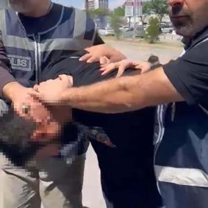 İzmirde 5 ayrı suçtan 46 yıl hapisle aranan hükümlü yakalandı