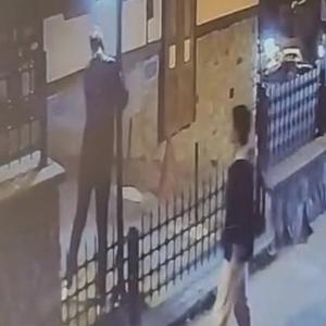 İzmit Belediye Başkanından sokak lambasını kıran kişiye: Yapma çocuğum