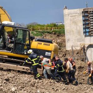 Lüleburgazda köprü inşaatında kaza; 1 işçi yaralandı