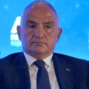 Bakan Ersoy, Palandöken Ekonomi Forumu panelinde konuştu: Özel sektör, devlet el ele vererek