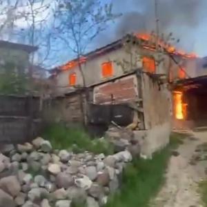 Karabük’te 2 katlı evde yangın