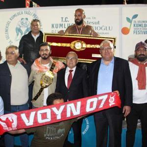 Kumluca Güreşlerinde başpehlivan Orhan Okulu oldu