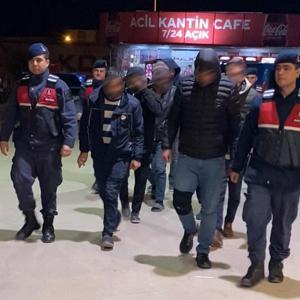 Bursa’da jandarmadan bağ evine uyuşturucu baskını: 8 gözaltı