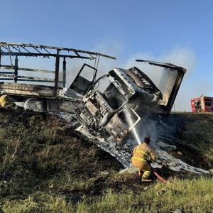 Şırnakta TIR alev alev yandı