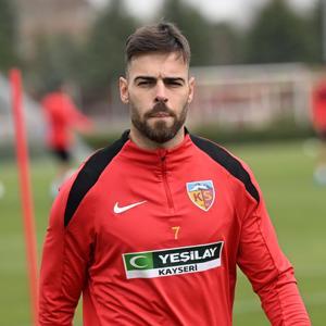 Kayserispor Teknik Direktörü Jakirovicten mücadeleye devam çağrısı: