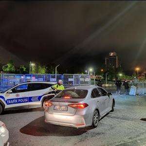 1 Mayıs Önlemleri: İstanbulda Bazı Yollar Araç ve Yaya Trafiğine Kapatıldı