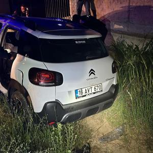 Mardin’de beton bariyere çarpan otomobildeki 3 kişi yaralandı