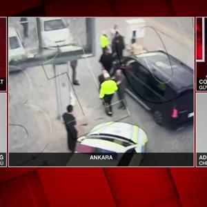 CHPli Beker CNN TÜRKe konuştu: Ben milletvekiliyim benim önümde durabilir mi