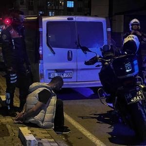 Cezaevinden izinli çıktı, polisten kaçmak isterken uyuşturucuyla yakalandı