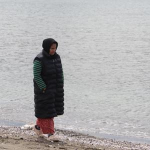 Kayıp balıkçının eşi, 132 gündür sahilde umutla bekliyor