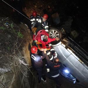 Erzurum’da otomobil dereye uçtu; 3 yaralı