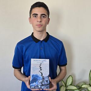 16 yaşındaki genç depremde ve sonrasında yaşadıklarını kitaplaştırdı