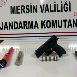 Eski vali ve emekli albay kaçak kazıda yakalandı