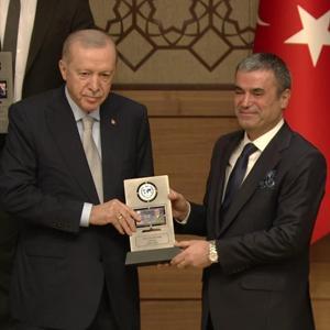 Demirören Medya TV Grup Başkanı Murat Yancı ve CNN TÜRK Özel Haberler Şefi Fulya Öztürk’e ödül