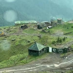 CNN sınırda Pakistan-Hindistan gerilimi tırmanıyor...