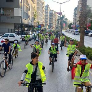Silifkede çocuklara  bisiklet turu