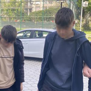 Husumetlilerin evine tüfekle ateş açtılar