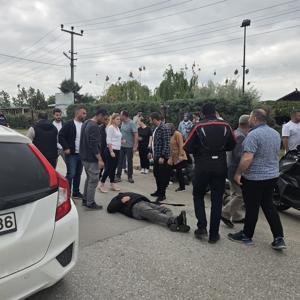 Yavaşlayan trafikte duran motosiklete başka bir motosiklet çarptı: 2 yaralı