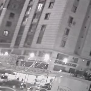 İstanbul - Ataşehirde daire içinde doğalgaz parlaması yaşandı, panikleyen genç 7nci kattan atladı